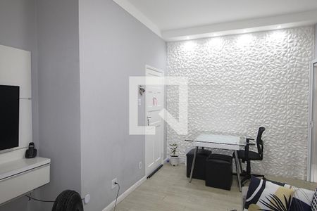 Sala de apartamento à venda com 2 quartos, 60m² em Engenho de Dentro, Rio de Janeiro