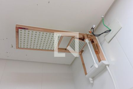 Banheiro de apartamento à venda com 2 quartos, 45m² em Vila Galvão, Guarulhos