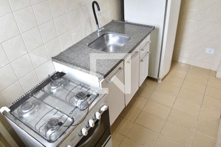 Cozinha de apartamento para alugar com 1 quarto, 40m² em Bigorrilho, Curitiba