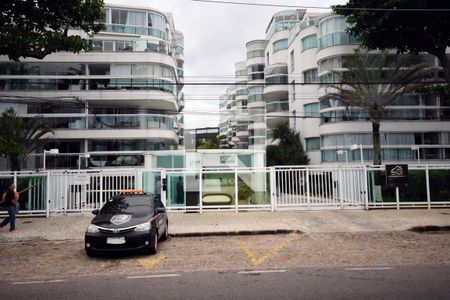 Frente Condomínio de apartamento para alugar com 2 quartos, 70m² em Barra da Tijuca, Rio de Janeiro