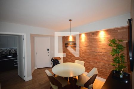 Sala de apartamento para alugar com 2 quartos, 70m² em Barra da Tijuca, Rio de Janeiro