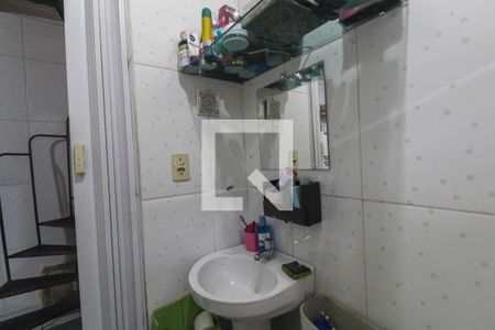 Banheiro de casa à venda com 2 quartos, 100m² em Jardim Galli, São Paulo
