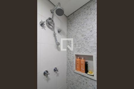 Banheiro  de apartamento à venda com 2 quartos, 100m² em Jardim Flor da Montanha, Guarulhos