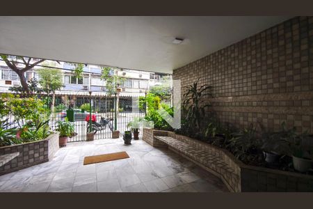 Fachada e portaria de apartamento à venda com 3 quartos, 93m² em Tijuca, Rio de Janeiro