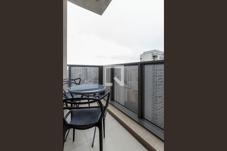 Varanda de kitnet/studio à venda com 1 quarto, 31m² em Indianópolis, São Paulo