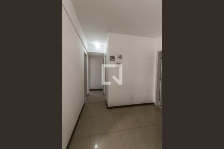 Corredor de apartamento para alugar com 3 quartos, 92m² em Costa Azul, Salvador