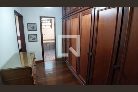 Casa à venda com 4 quartos, 244m² em Icaraí, Niterói