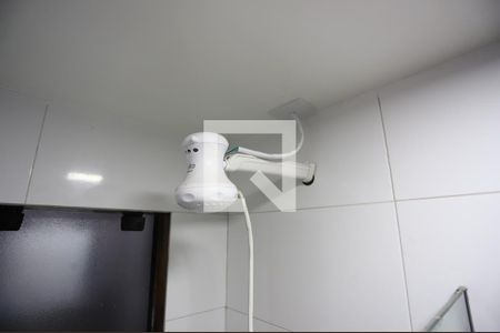 Banheiro de kitnet/studio para alugar com 1 quarto, 23m² em Jardim Marcato, Suzano
