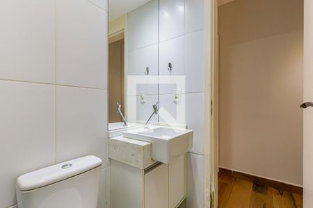 Banheiro social de apartamento para alugar com 3 quartos, 64m² em Jaguaré, São Paulo