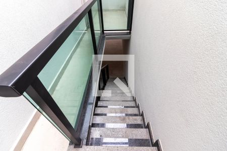 Corredor Lateral - Escada de casa à venda com 3 quartos, 168m² em Vila Dom Pedro Ii, São Paulo