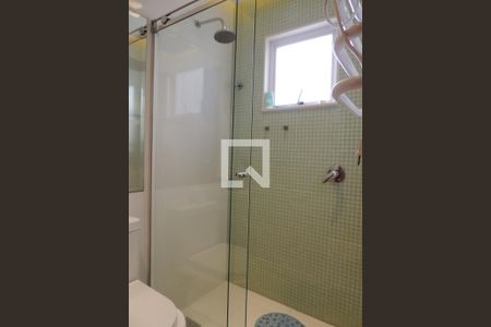 Banheiro da Suíte 1 de casa de condomínio à venda com 3 quartos, 441m² em Anil, Rio de Janeiro
