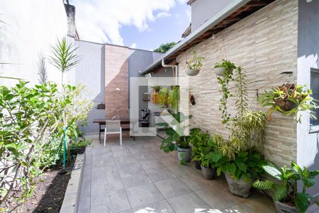 Quintal de casa à venda com 3 quartos, 300m² em Jardim Leblon, Belo Horizonte