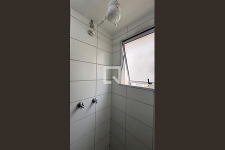 Banheiro de apartamento à venda com 2 quartos, 44m² em Jardim do Lago Continuacao, Campinas