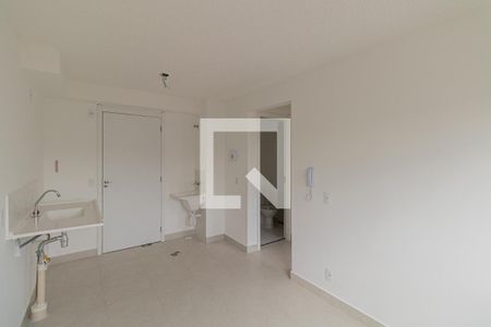 Sala/Cozinha/Área de Serviço  de apartamento para alugar com 2 quartos, 35m² em Vila Carmosina, São Paulo
