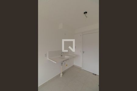 Sala/Cozinha/Área de Serviço  de apartamento para alugar com 2 quartos, 35m² em Vila Carmosina, São Paulo