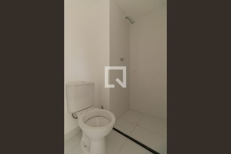 Banheiro de apartamento para alugar com 2 quartos, 35m² em Vila Carmosina, São Paulo
