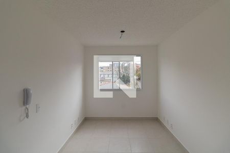 Sala/Cozinha/Área de Serviço  de apartamento para alugar com 2 quartos, 35m² em Vila Carmosina, São Paulo