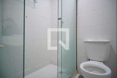 Banheiro  de casa de condomínio à venda com 3 quartos, 84m² em Humaitá, Porto Alegre