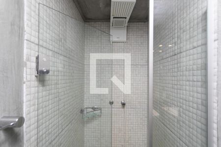 Banheiro de apartamento à venda com 1 quarto, 45m² em Petrópolis, Porto Alegre