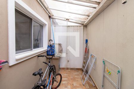 Quintal dos Fundos de casa de condomínio para alugar com 2 quartos, 72m² em Chácara Canta Galo, Cotia