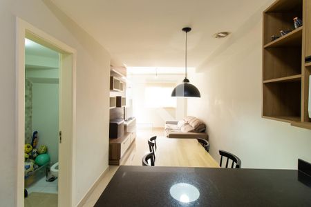 Sala/Cozinha de casa de condomínio para alugar com 2 quartos, 72m² em Chácara Canta Galo, Cotia