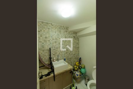 Lavabo de casa de condomínio para alugar com 2 quartos, 72m² em Chácara Canta Galo, Cotia