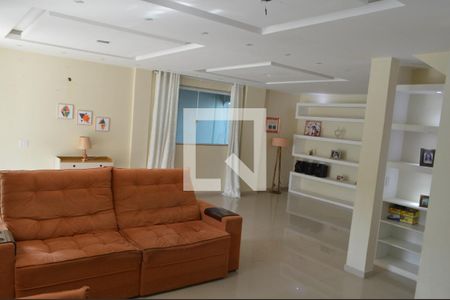 Sala de casa de condomínio à venda com 3 quartos, 225m² em Taquara, Rio de Janeiro