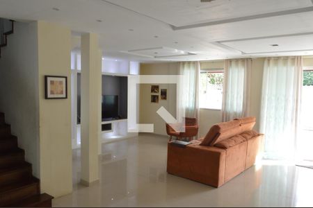 Sala de casa de condomínio à venda com 3 quartos, 225m² em Taquara, Rio de Janeiro