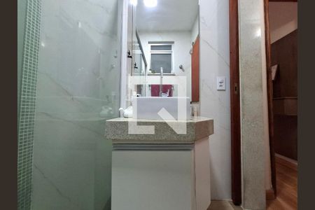 Banheiro  de apartamento à venda com 1 quarto, 42m² em Glória, Rio de Janeiro
