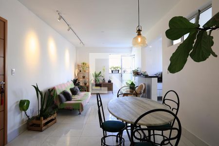 Sala de apartamento à venda com 3 quartos, 106m² em Sagrada Família, Belo Horizonte