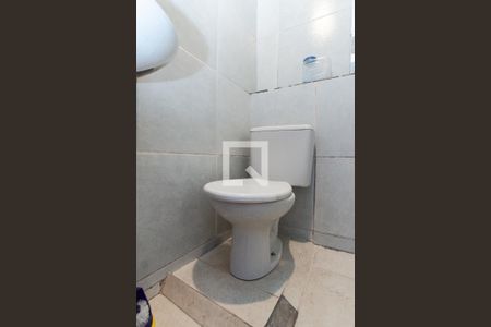 Banheiro da Suíte de casa para alugar com 1 quarto, 60m² em Vila Irmaos Arnoni, São Paulo