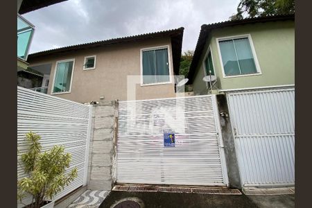 Fachada de casa à venda com 3 quartos, 220m² em Freguesia (jacarepaguá), Rio de Janeiro
