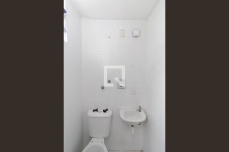 Banheiro de serviço de apartamento para alugar com 3 quartos, 78m² em Itaquera, São Paulo