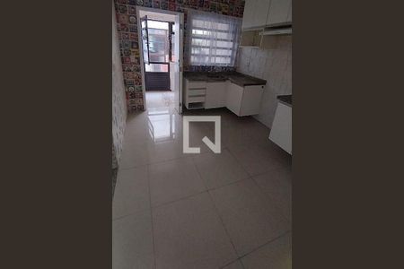 Casa à venda com 2 quartos, 115m² em Vila Ivone, São Paulo