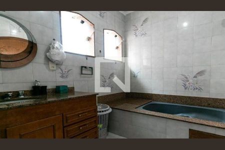 Casa à venda com 5 quartos, 182m² em Vila Antonina, São Paulo