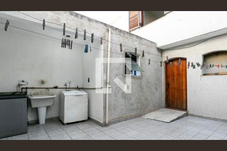 Casa à venda com 5 quartos, 182m² em Vila Antonina, São Paulo