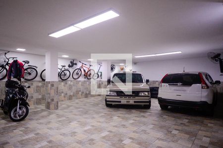 Garagem de casa à venda com 4 quartos, 291m² em Vila Brasilina, São Paulo