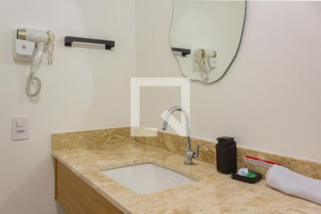 Banheiro de kitnet/studio à venda com 1 quarto, 27m² em Perdizes, São Paulo