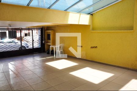 Garagem de casa à venda com 4 quartos, 203m² em Parque Sao Domingos, São Paulo