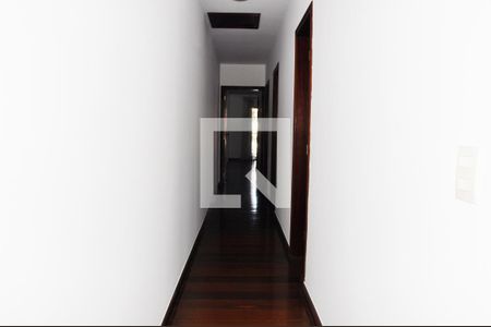 Corredor de casa à venda com 4 quartos, 203m² em Parque Sao Domingos, São Paulo