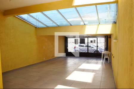 Garagem de casa à venda com 4 quartos, 203m² em Parque Sao Domingos, São Paulo