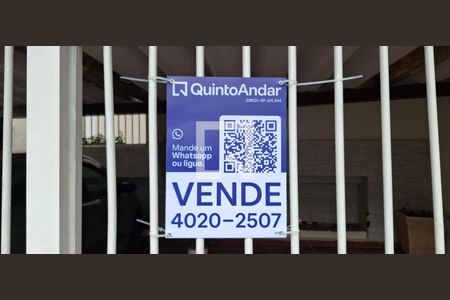 Plaquinha instalada na fachada de casa à venda com 3 quartos, 89m² em Campestre, Santo André