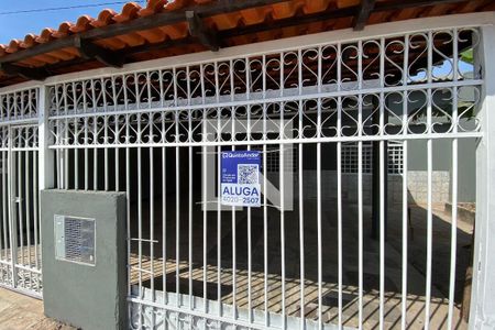 Placa de casa para alugar com 3 quartos, 100m² em Setor G Norte, Brasília