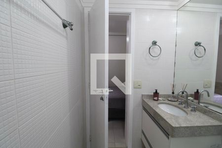 Banheiro Suíte de apartamento para alugar com 3 quartos, 159m² em Parque Enseada, Guarujá