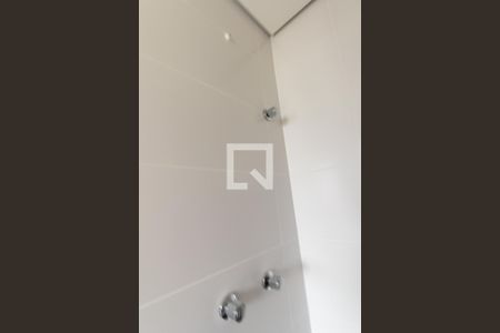 Banheiro Social de apartamento à venda com 1 quarto, 24m² em Centro, Curitiba