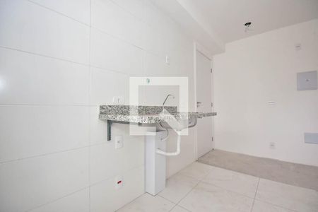 Cozinha de apartamento à venda com 2 quartos, 46m² em Vila Suzana, São Paulo
