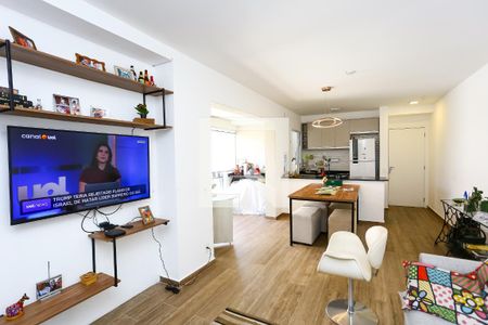 Sala de apartamento à venda com 3 quartos, 76m² em Vila Suzana, São Paulo