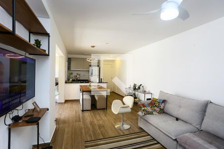 Sala de apartamento à venda com 3 quartos, 76m² em Vila Suzana, São Paulo