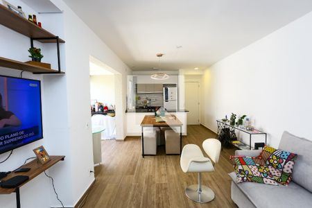 Sala de apartamento à venda com 3 quartos, 76m² em Vila Suzana, São Paulo