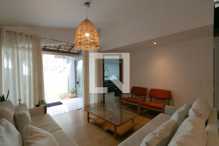 Sala de casa de condomínio para alugar com 5 quartos, 252m² em Paquetá, Belo Horizonte